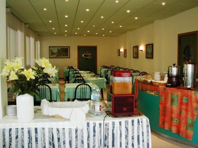 Albergo Dolomiti Lido di Jesolo Buitenkant foto